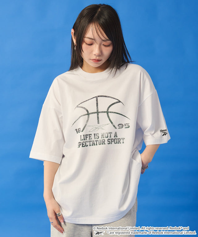 ホワイト　モデル:159cm M着用