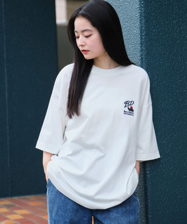 ホワイト モデル：160cm M着用