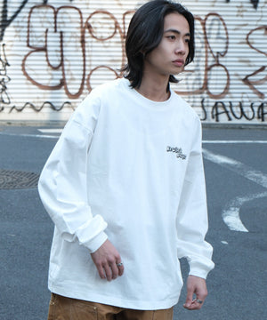 ホワイト モデル：175cm L着用