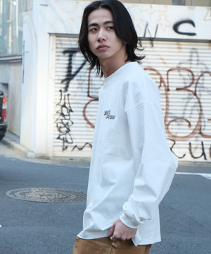 ホワイト モデル：175cm L着用