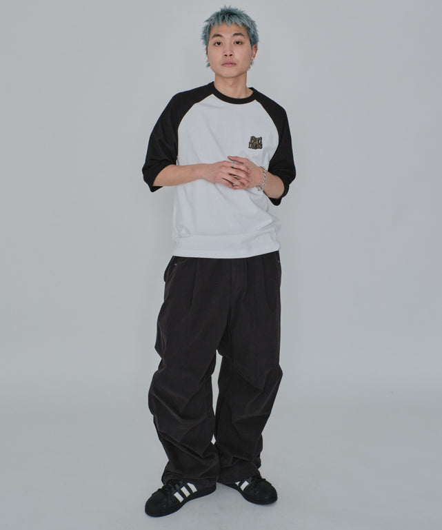 ホワイト モデル：178cm L着用