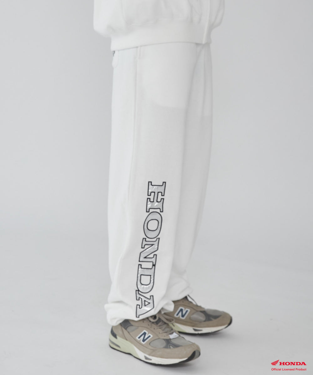 ホワイト 　モデル:178cm L着用