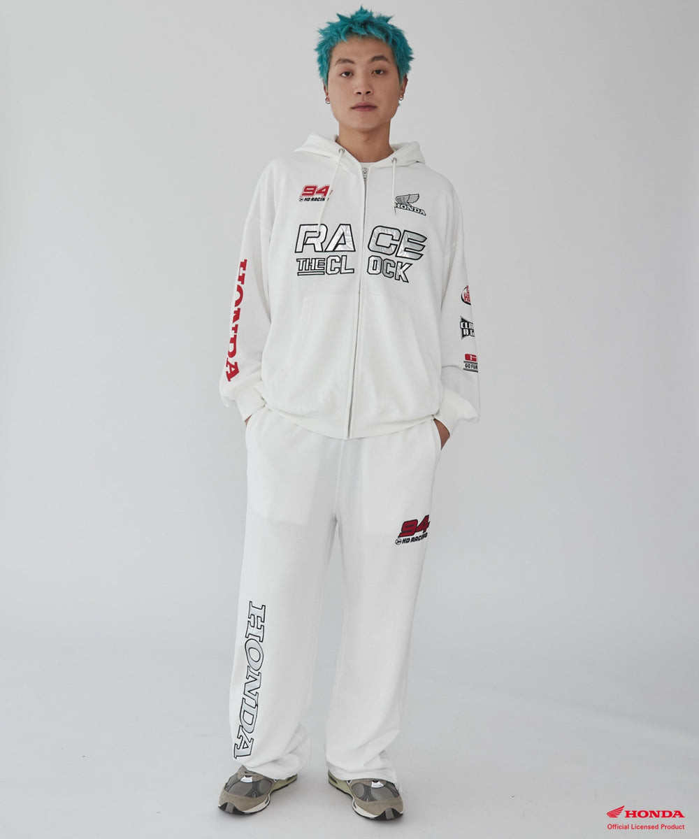 ホワイト 　モデル:178cm L着用