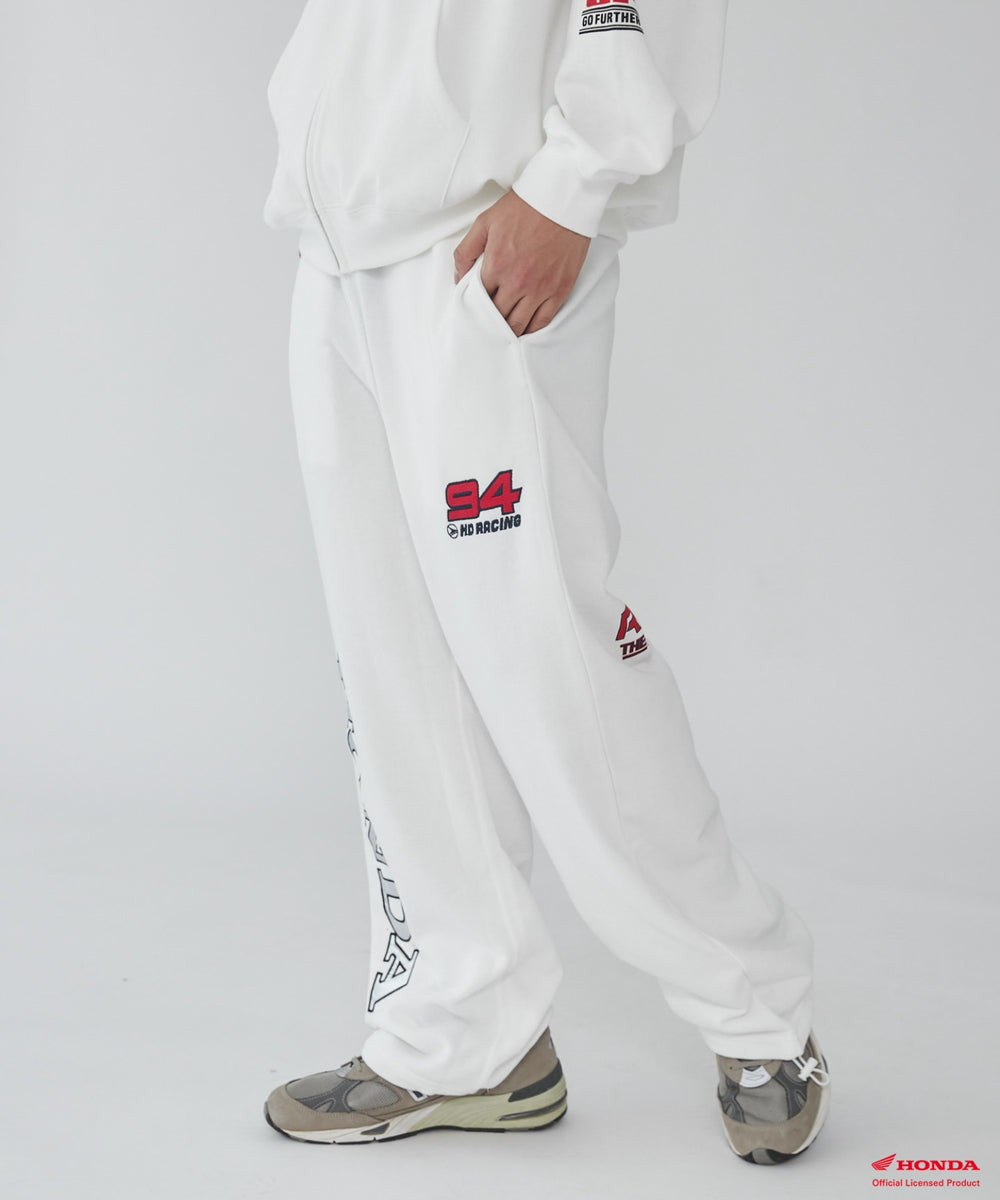 ホワイト 　モデル:178cm L着用