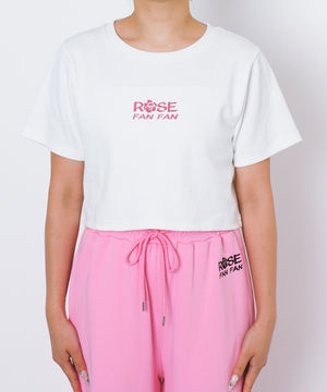 ホワイト　モデル：155cm Fサイズ着用