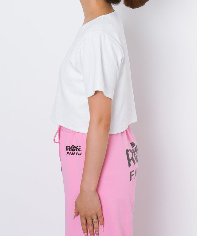 ホワイト　モデル：155cm Fサイズ着用