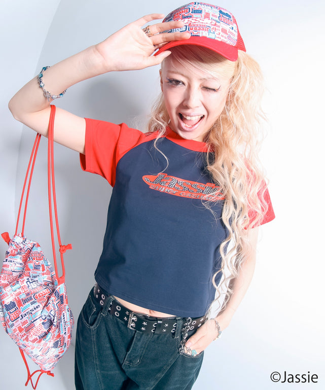 レッド　モデル：165cm Fサイズ着用