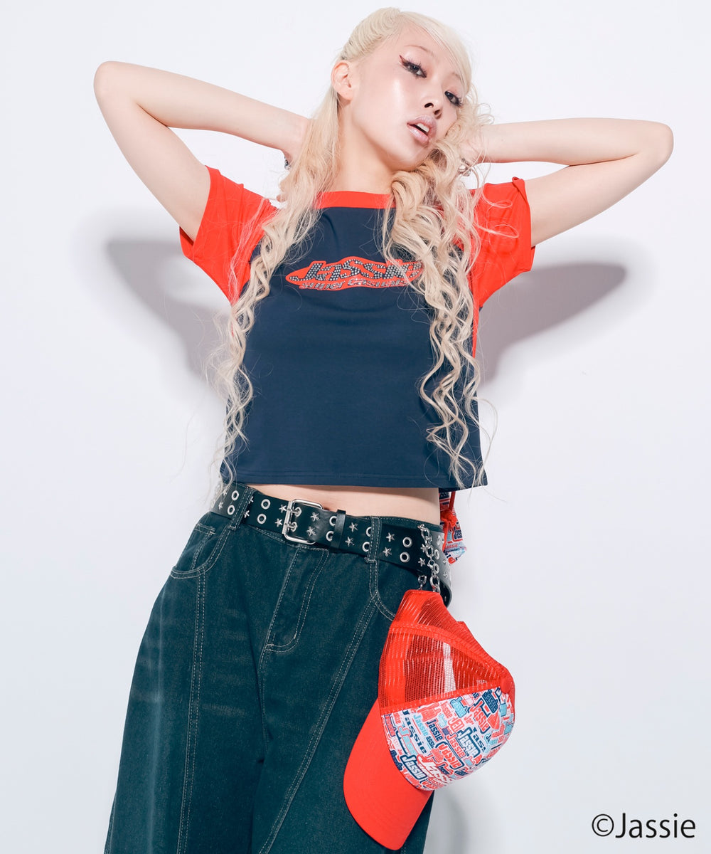 レッド　モデル：165cm Fサイズ着用