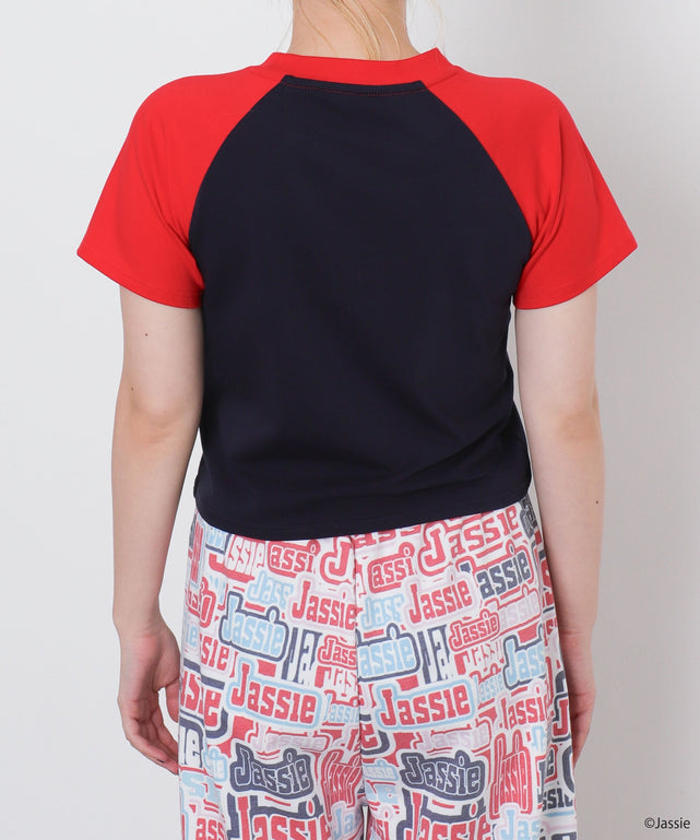 レッド　モデル：155cm Fサイズ着用