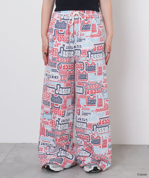 ホワイトその他　モデル：155cm Fサイズ着用