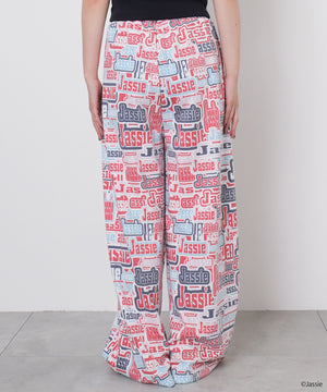 ホワイトその他　モデル：155cm Fサイズ着用