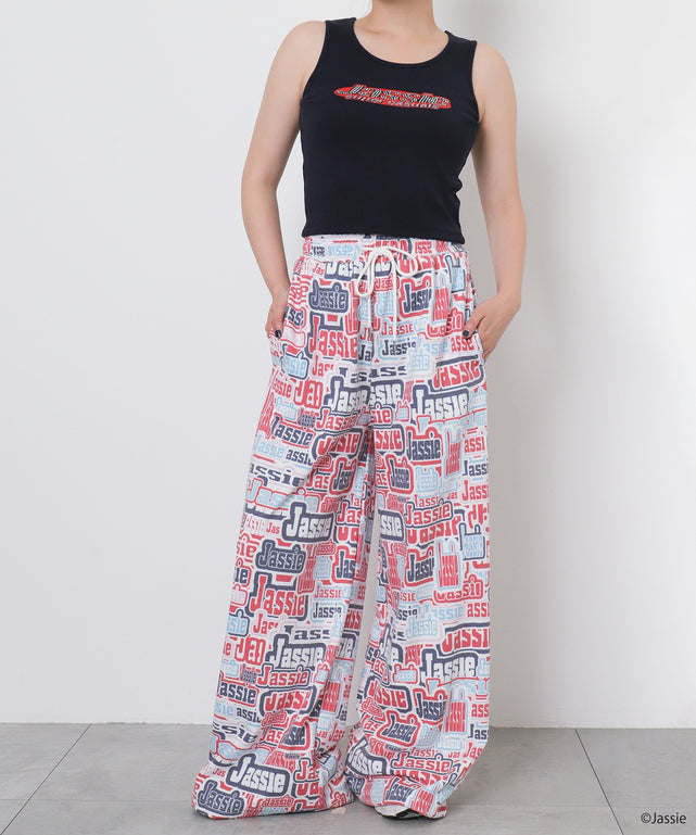 ホワイトその他　モデル：155cm Fサイズ着用