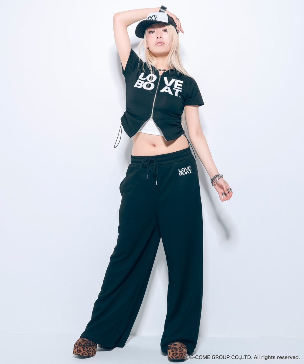 ブラック　モデル：165cm Fサイズ着用