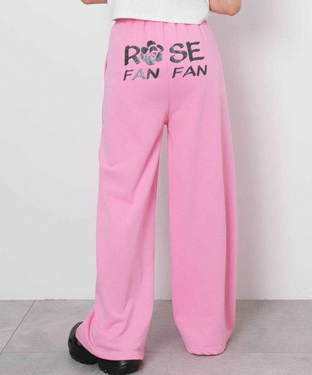 ピンク　モデル：155cm Fサイズ着用