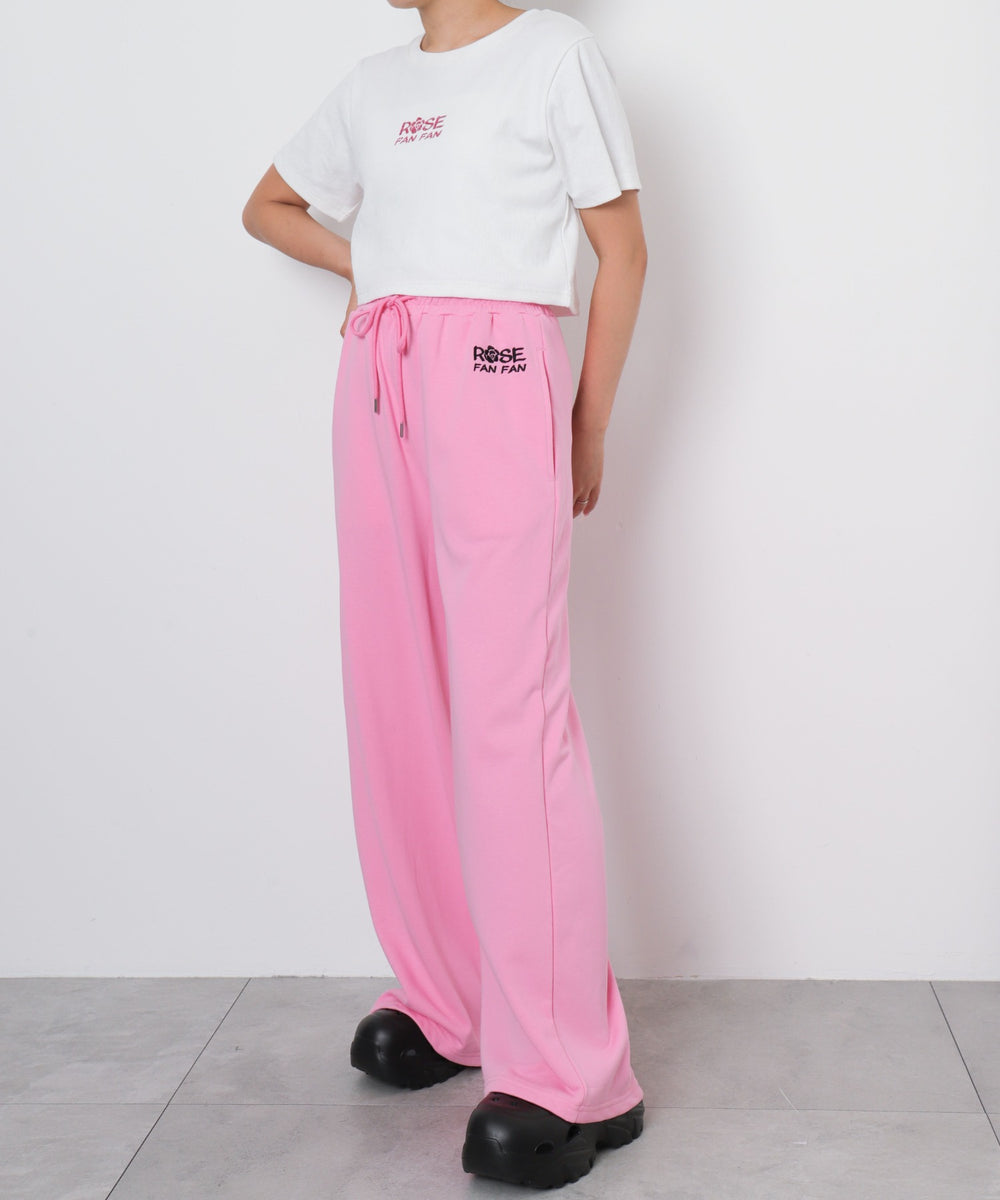 ピンク　モデル：155cm Fサイズ着用