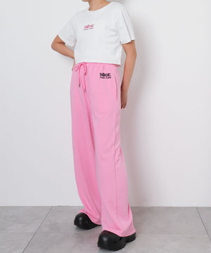 ピンク　モデル：155cm Fサイズ着用