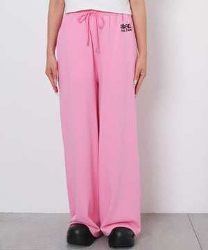 ピンク　モデル：155cm Fサイズ着用