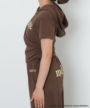 ブラウン　モデル：155cm Fサイズ着用