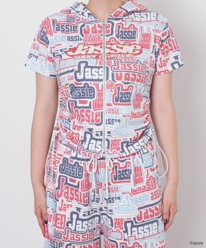 ホワイトその他　モデル：155cm Fサイズ着用