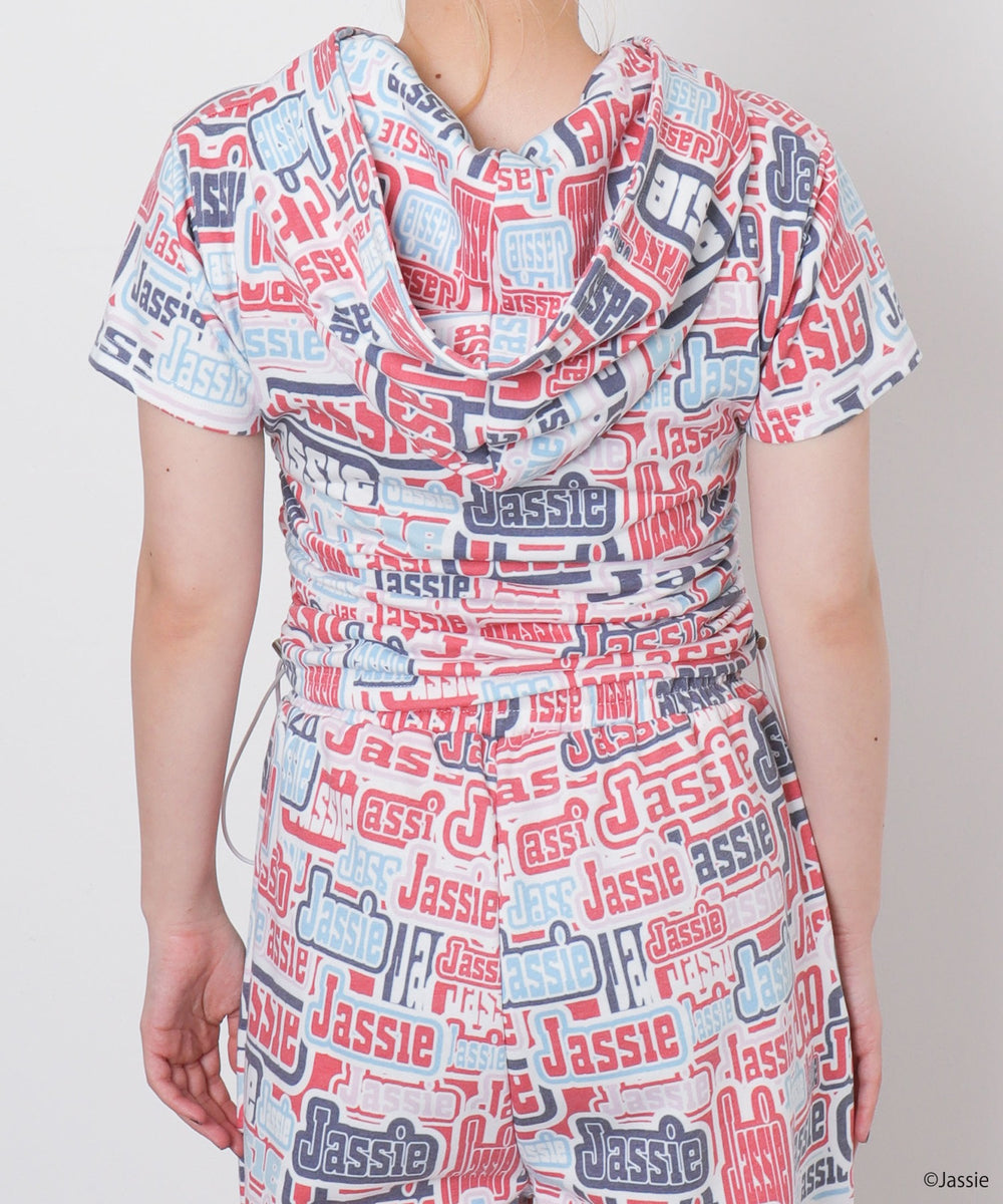 ホワイトその他　モデル：155cm Fサイズ着用