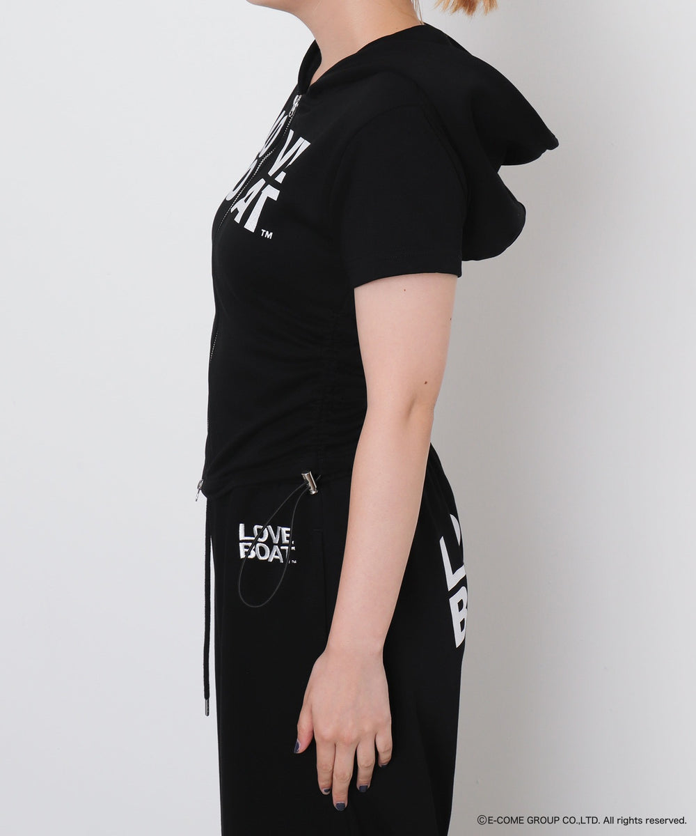 ブラック　モデル：155cm Fサイズ着用