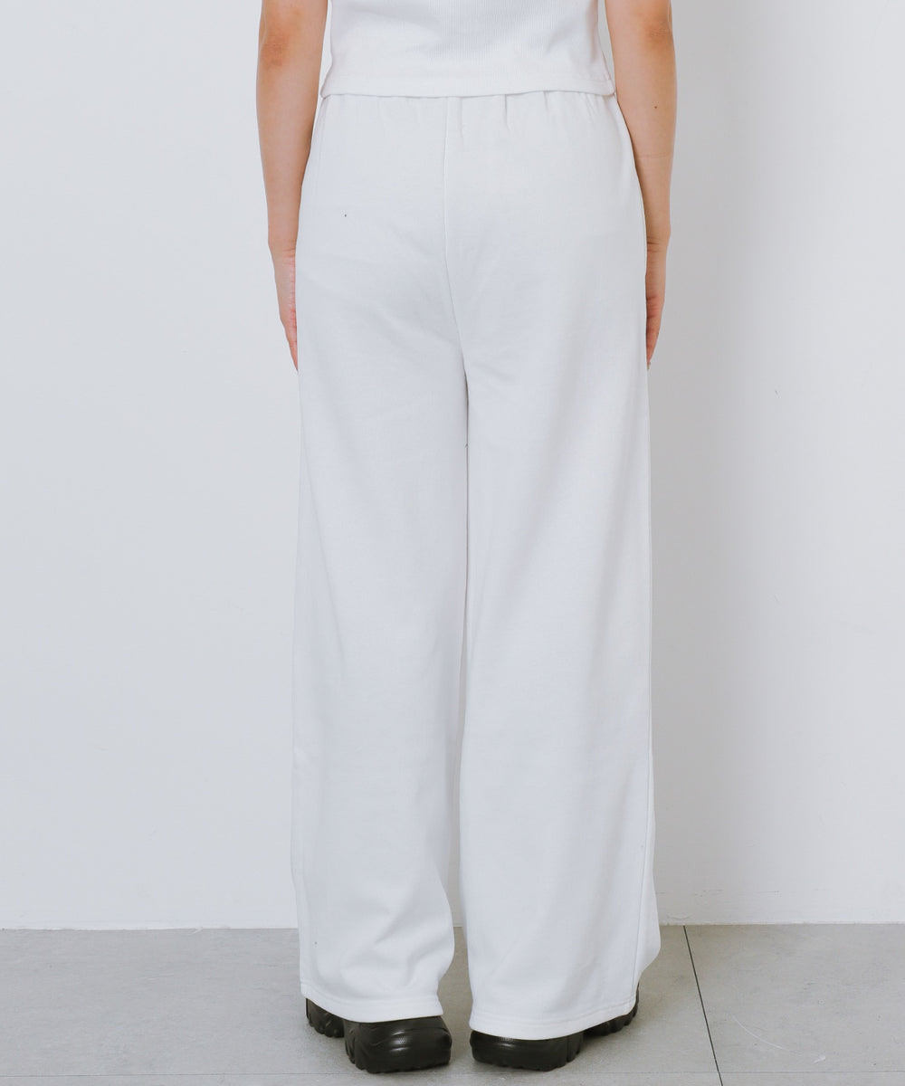 ホワイト　モデル：155cm Mサイズ着用