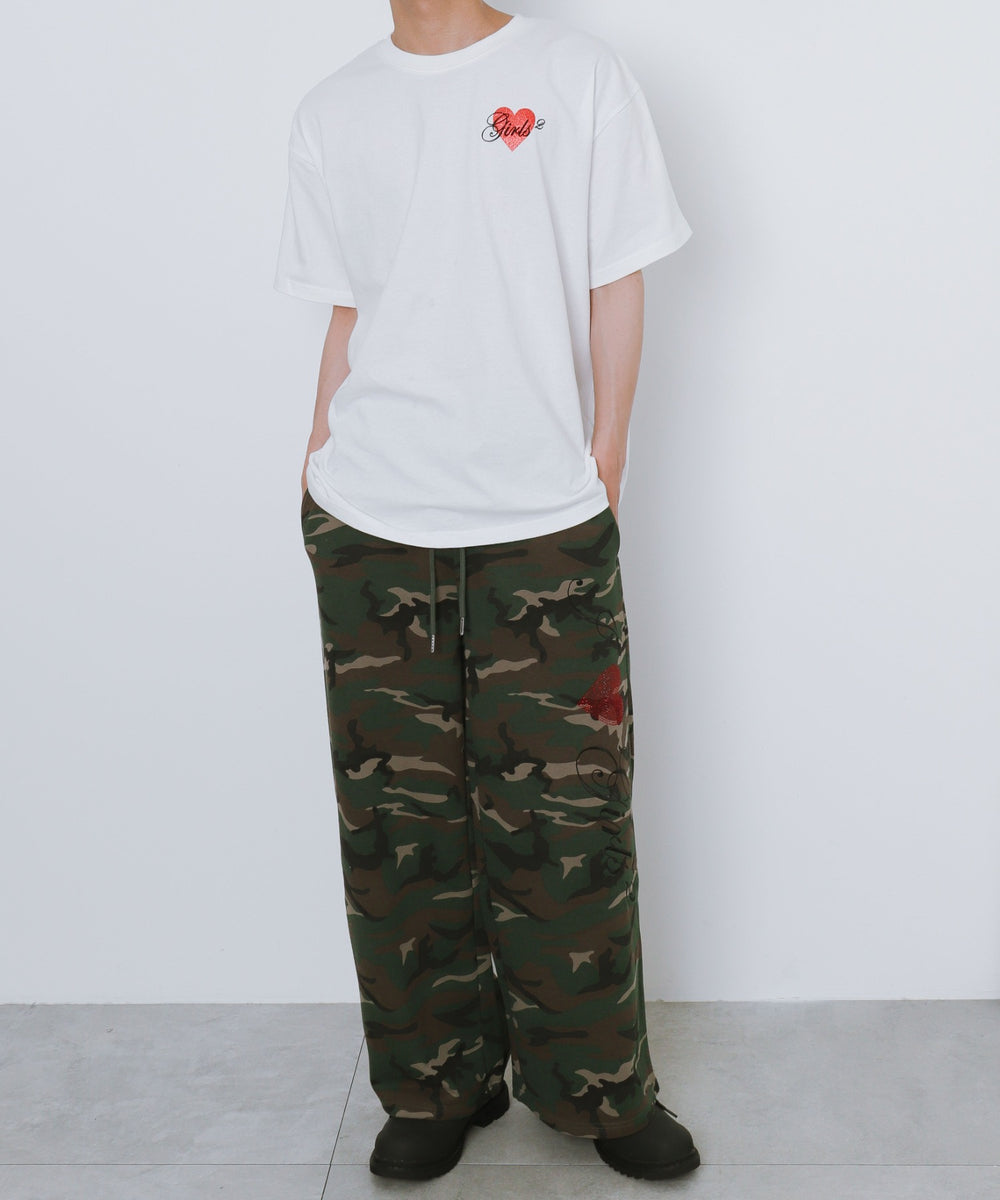 ホワイト　モデル：175cm Lサイズ着用