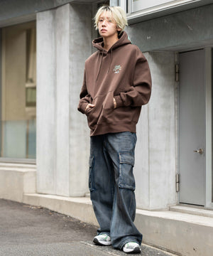 ブラウン モデル：175cm L着用