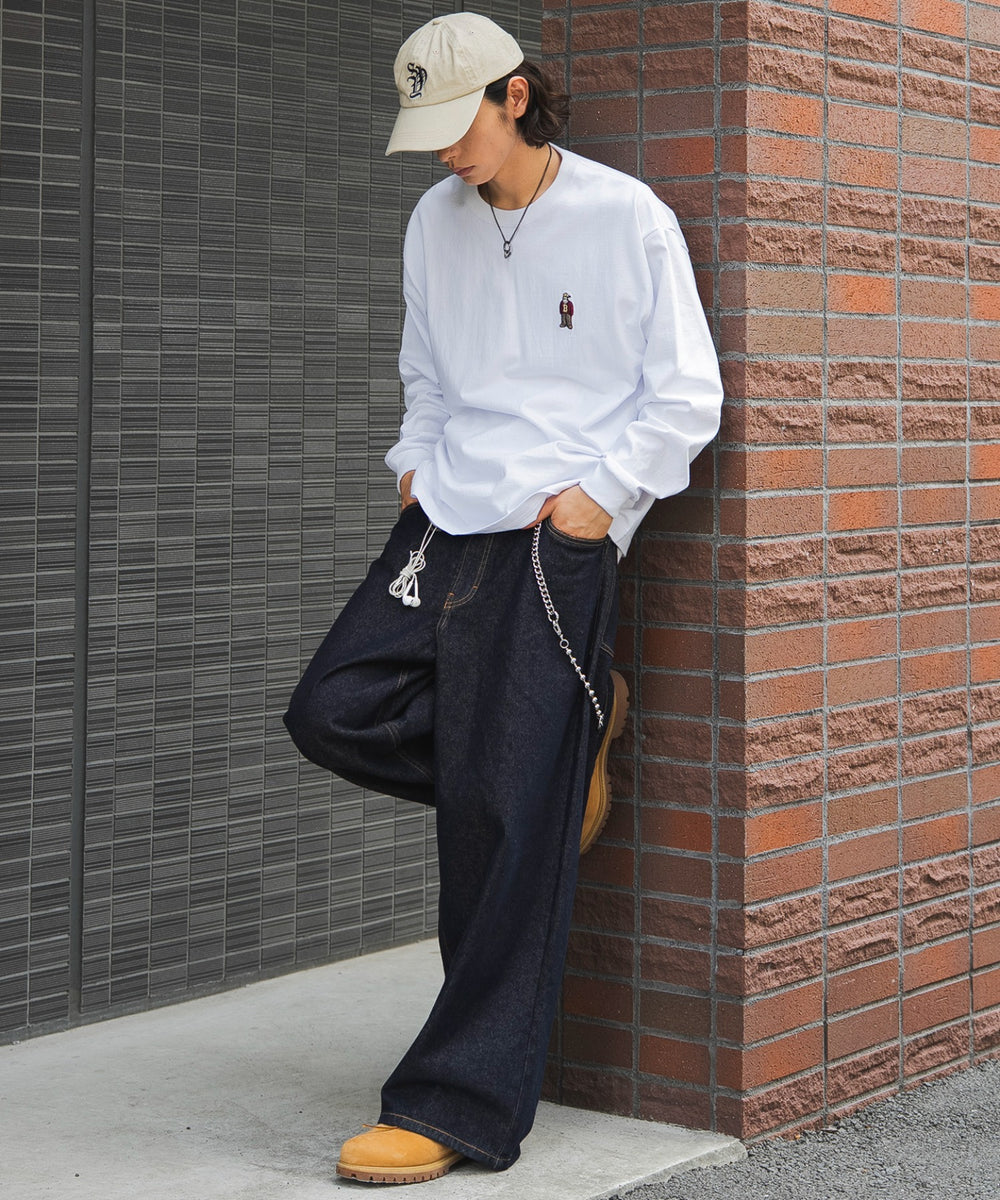ホワイト モデル：182cm L着用