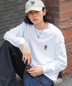 ホワイト モデル：182cm L着用