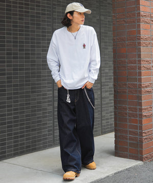 ホワイト モデル：182cm L着用