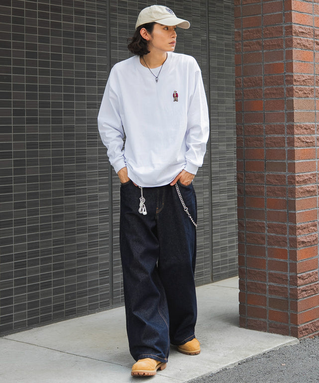 ホワイト モデル：182cm L着用