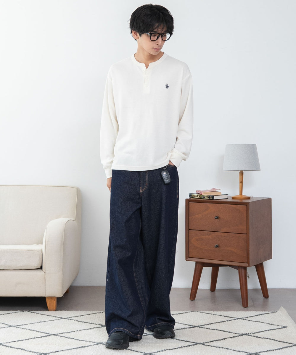 ホワイト　モデル：180cm L着用