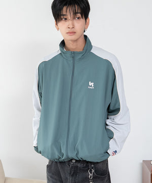 グリーン　モデル：180cm L着用
