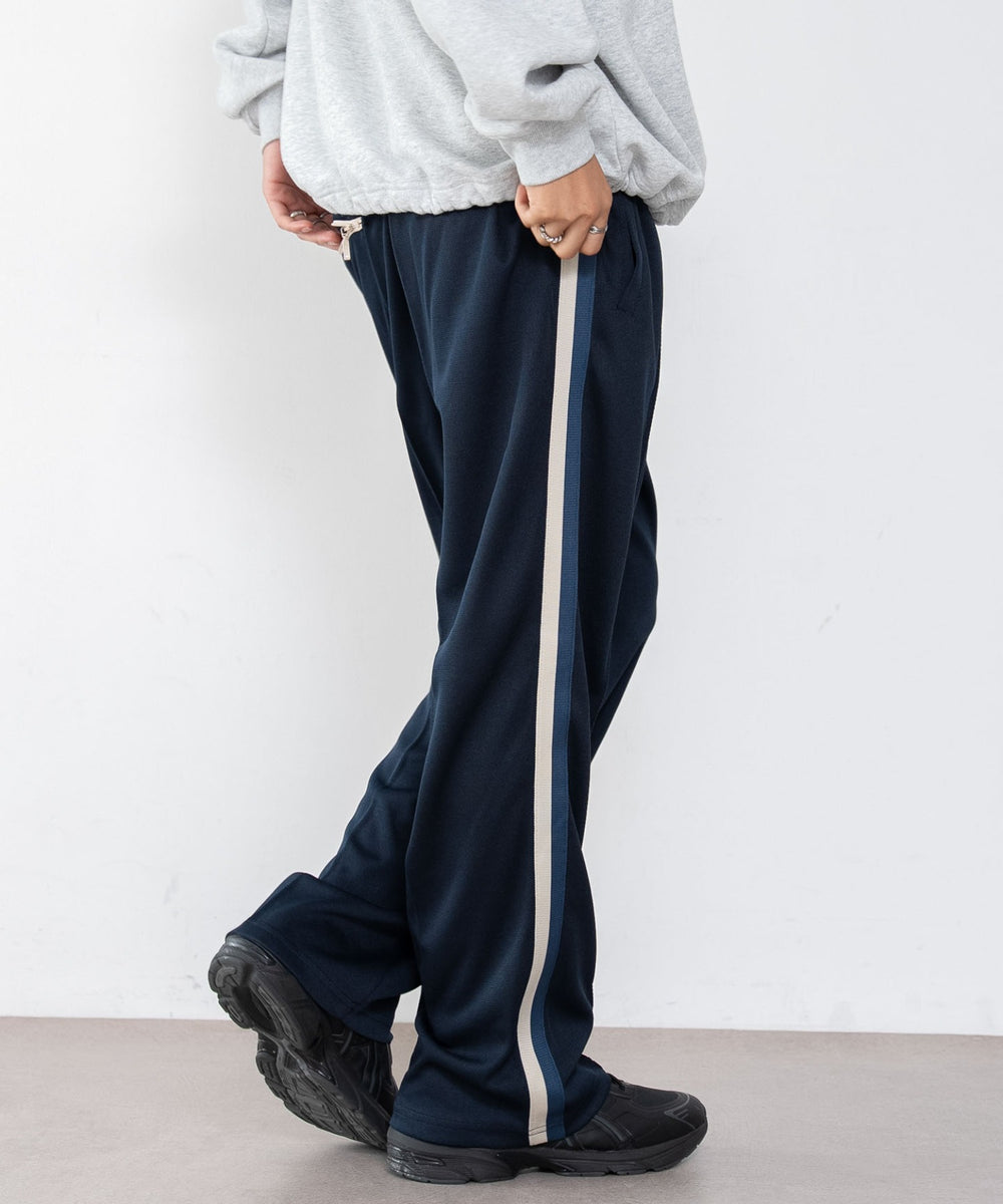 ネイビー　モデル：180cm L着用