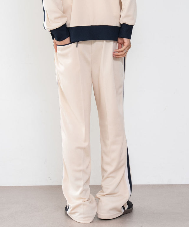キナリ　モデル：180cm L着用