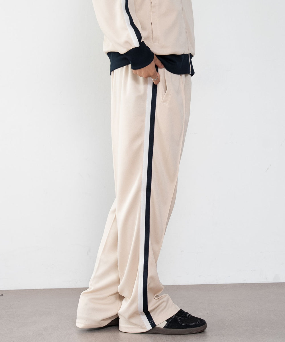 キナリ　モデル：180cm L着用