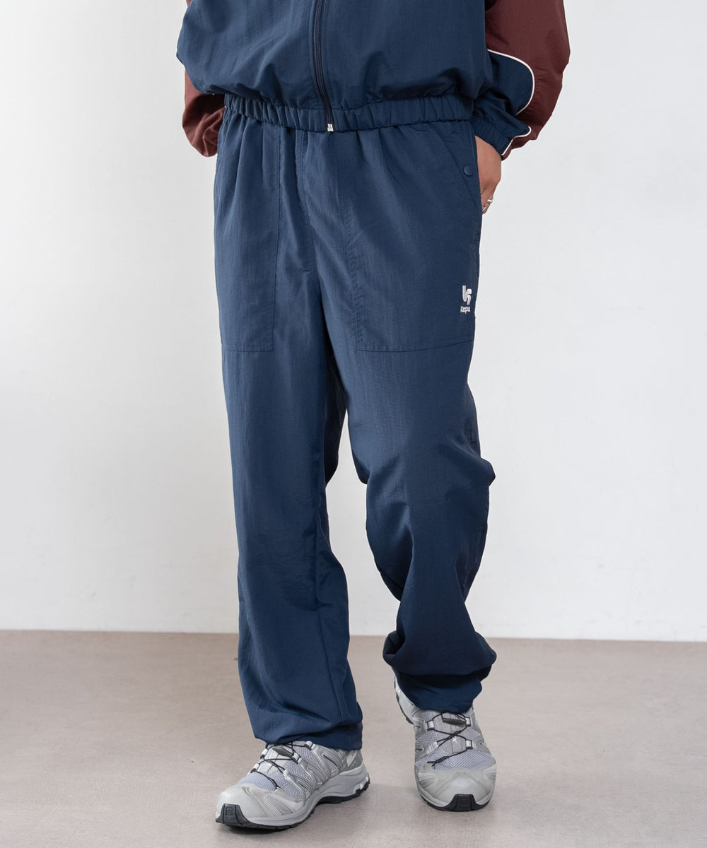 ネイビー　モデル：180cm L着用