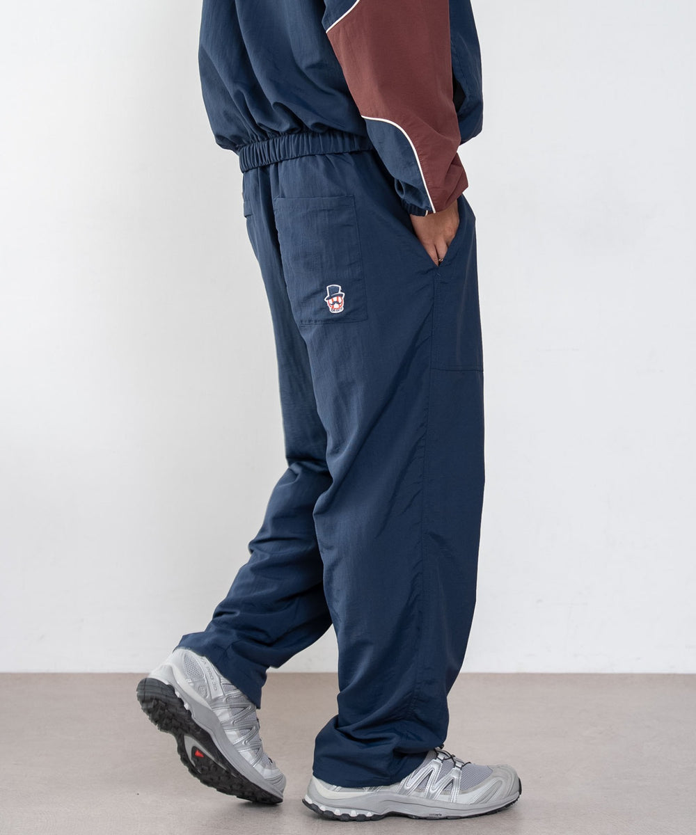 ネイビー　モデル：180cm L着用