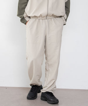 キナリ　モデル：180cm L着用