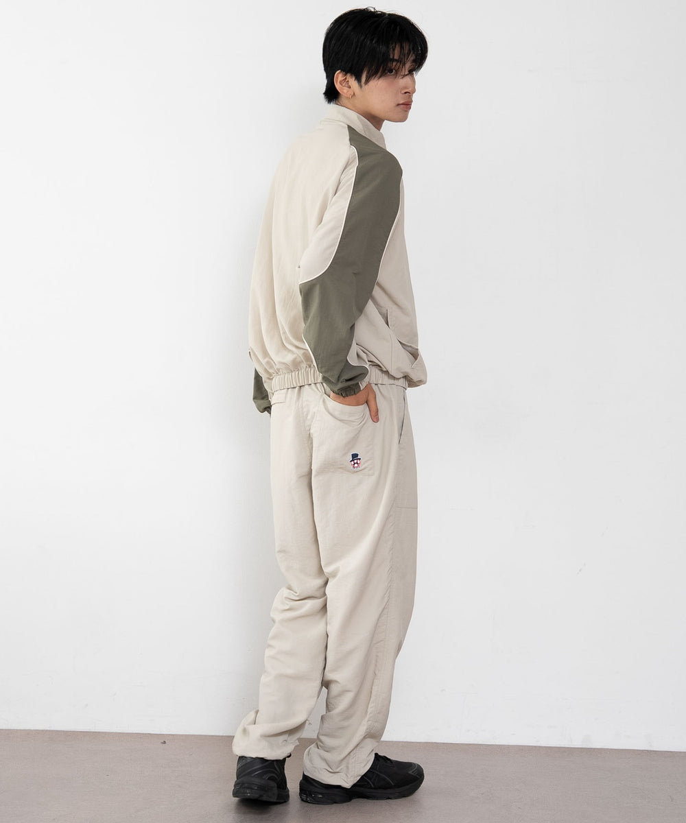 キナリ　モデル：180cm L着用