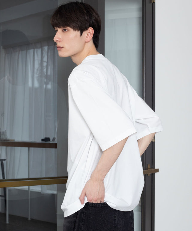 ホワイト　モデル：177cm L着用