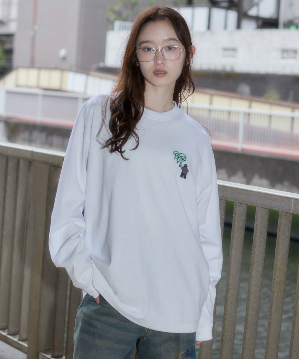 ホワイト　モデル：163cm L着用