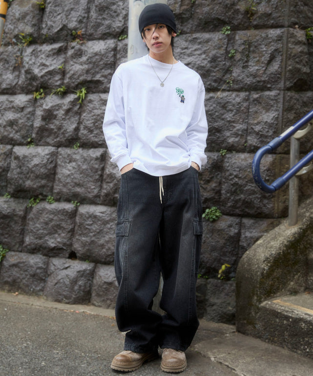 ホワイト　モデル：175cm L着用