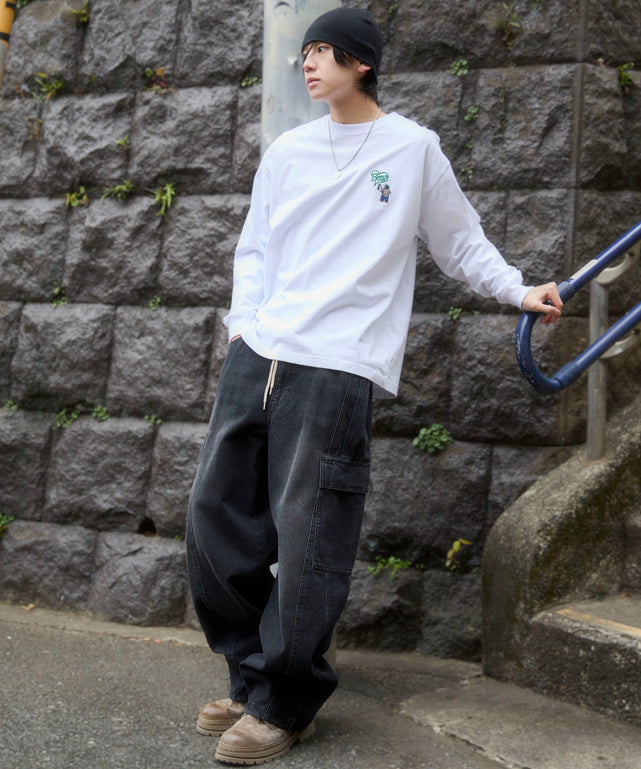 ホワイト　モデル：175cm L着用