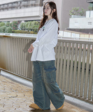 ホワイト　モデル：163cm L着用