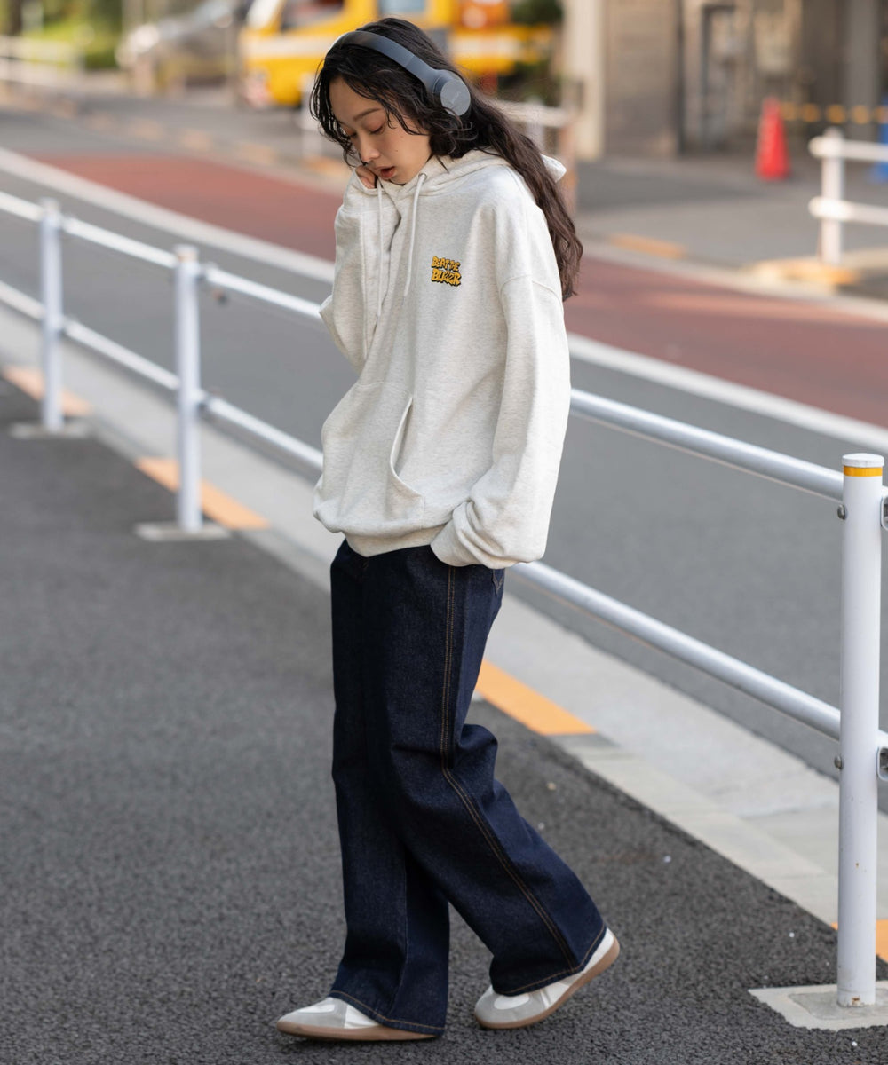 アッシュグレー モデル：161cm M着用