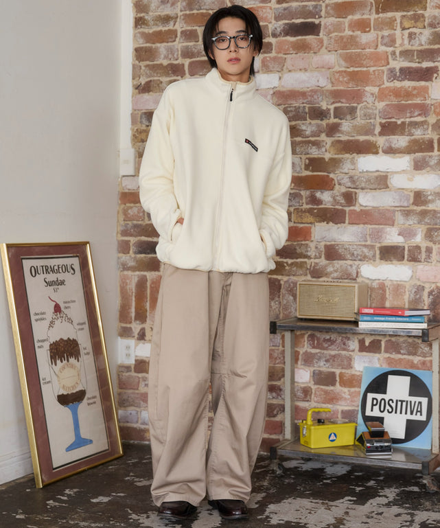 ホワイトアイボリー モデル：175cm L着用
