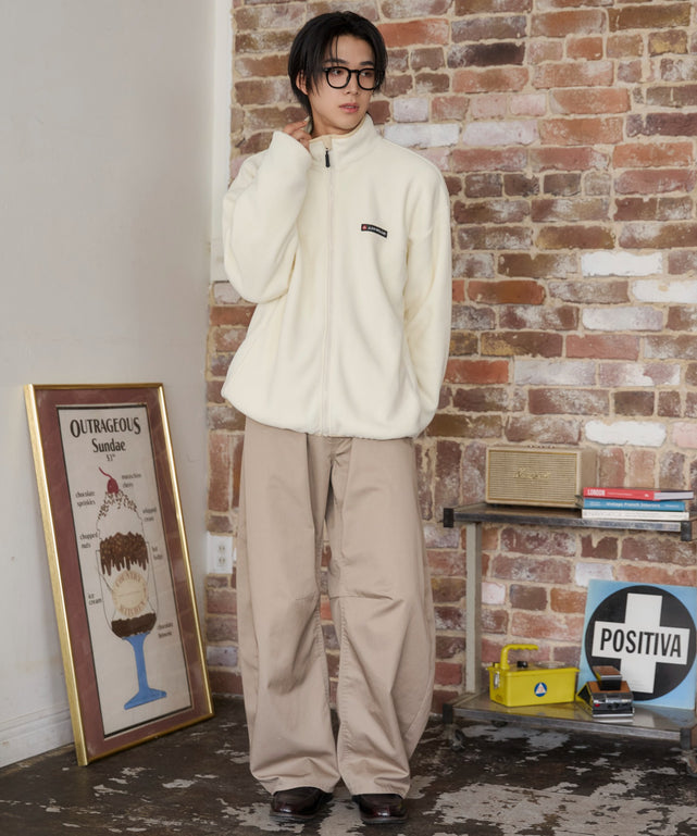 ホワイトアイボリー モデル：175cm L着用