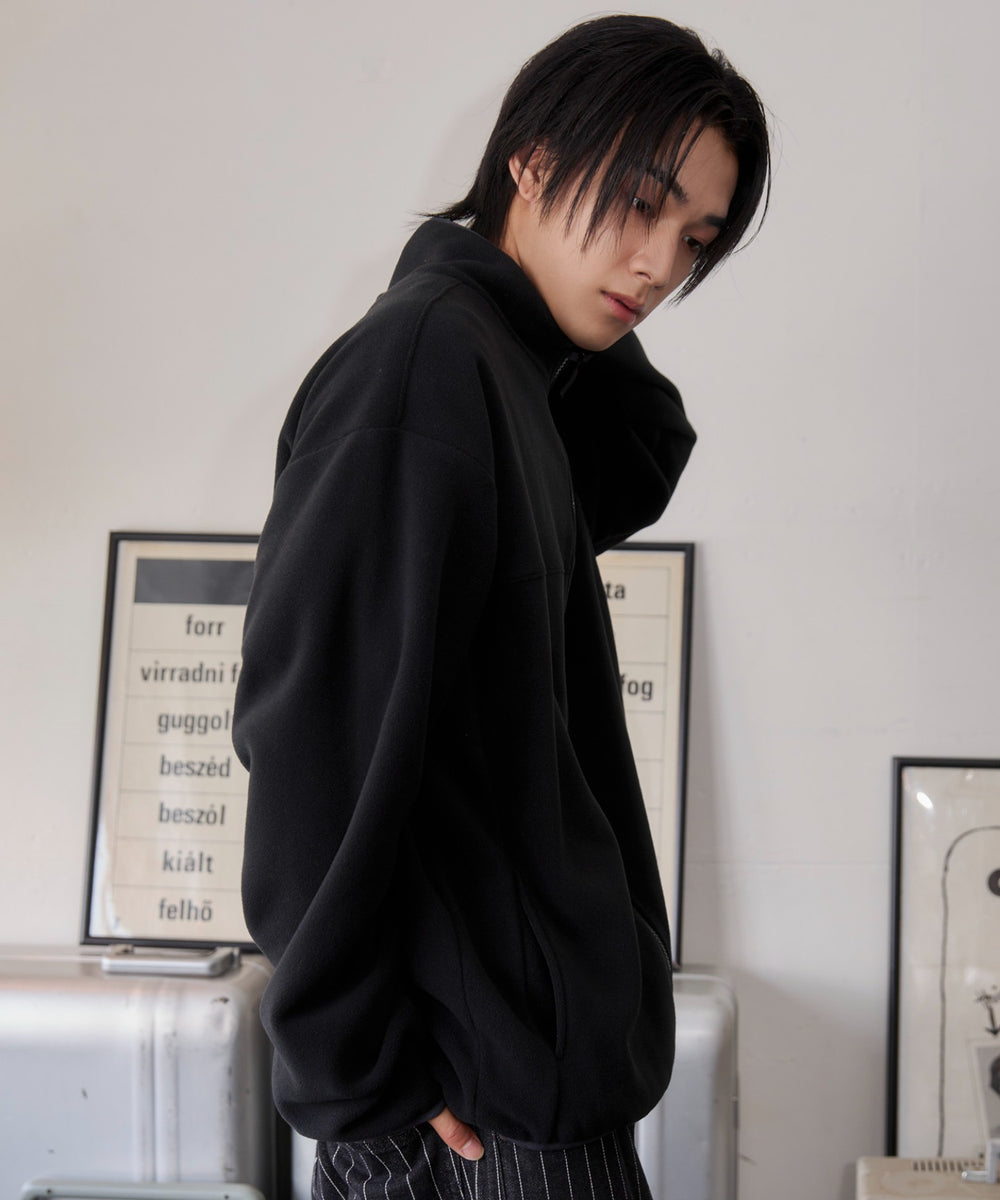 ブラック モデル：175cm L着用